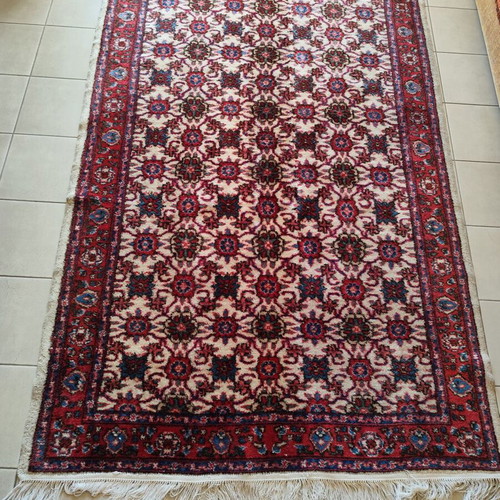 Wool machine-made rug like new 1.50m x 2.50m