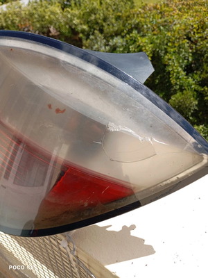 Φανάρι Opel Astra H δεξιό πίσω μεταχειρισμένο χωρίς λάμπες με σπασμένο πλαστικό