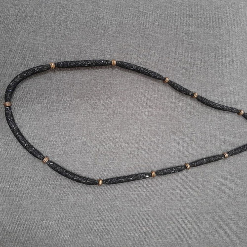 Black necklace used without clasp