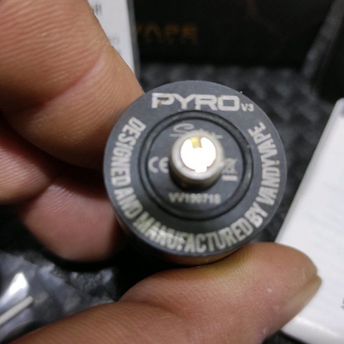 Vandy Vape Pyro V3 RDTA 24mm used, black - € 26,50