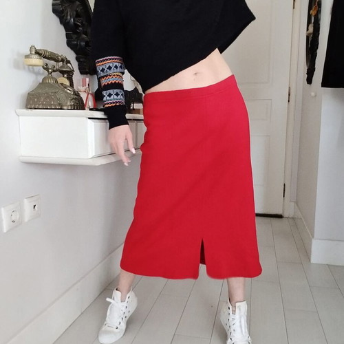 Vintage knitted skirt Made in Italy like new, red, size 52 (M/XL)