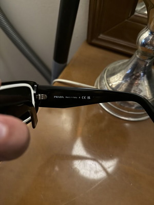 Prada sunglasses like new, black