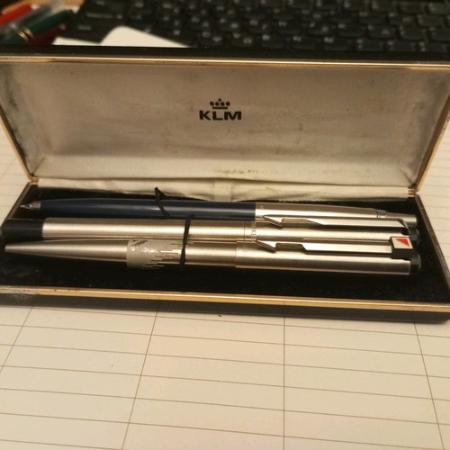 Parker set of 3 used pens, fountain pen and mechanical pencil in leather case KLM