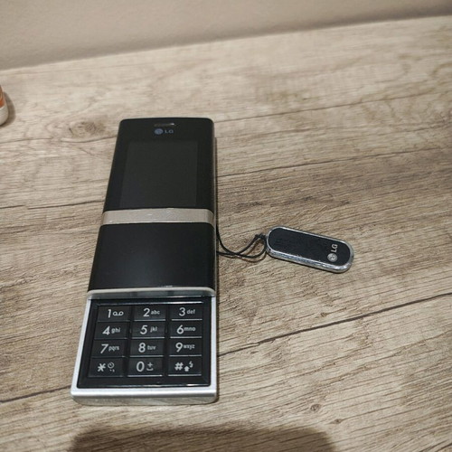 LG Chocolate used, unknown function without charger