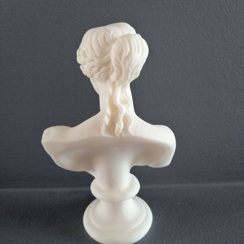 Aphrodite statue alabaster used, height 14 cm