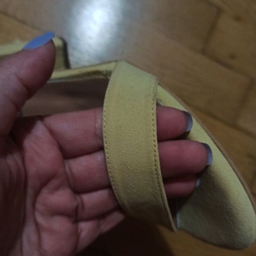 Rossi suede sandals size 39 like new, yellow