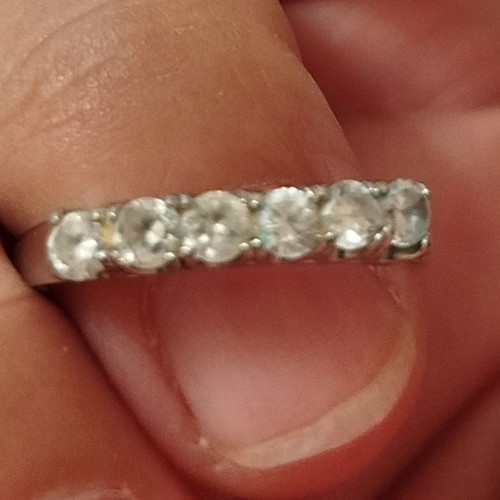 Silver ring like new, silver color