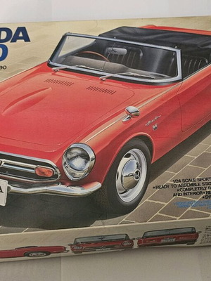 Tamiya Honda S800 model kit 1:24 like new