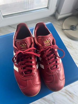 Adidas Gazelle athletic shoes like new, size 39 1/3, red