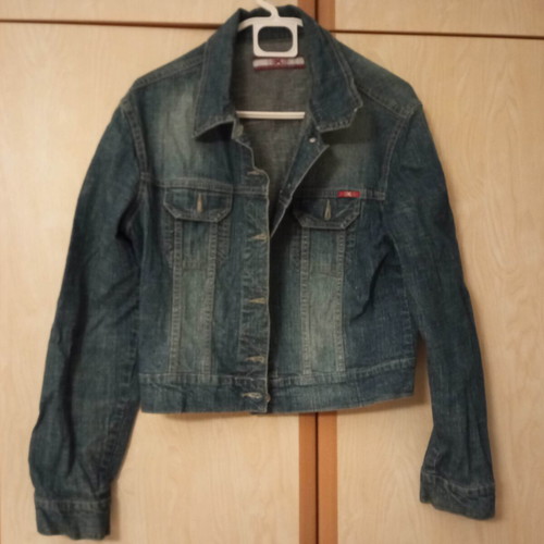 Denim jacket like new, size M, blue