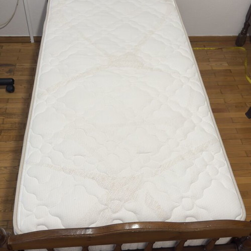 Wooden single bed 100x200 cm used, classic rustic style