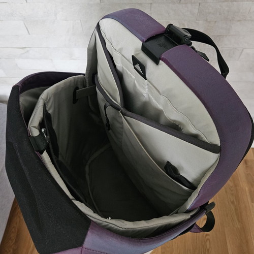 north face chameleon backpack 36L and comes in the Duck Green/New Taupe Green color. The North Face Recon 30L
