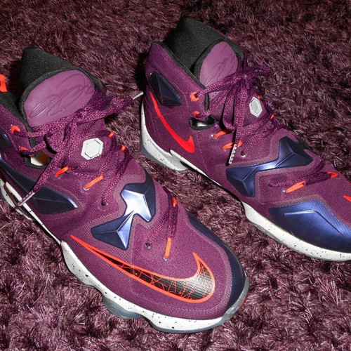 Nike LeBron 13 Mulberry sports shoes like new, size 45