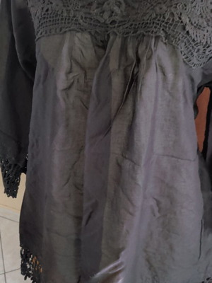 julia bergovich black shirt L