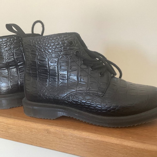 Dr. Martens Women's Emmeline 5-Eye Boot Black like new