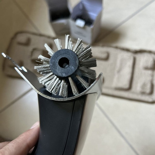 Motorized BBQ Grill Brush Brookstone new with two replacement heads