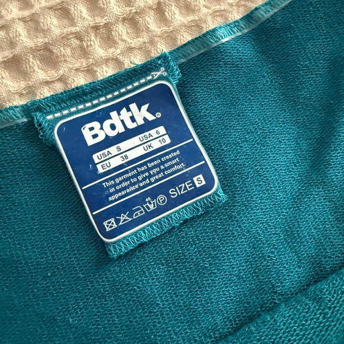 BDTK crop top teal like new, size S