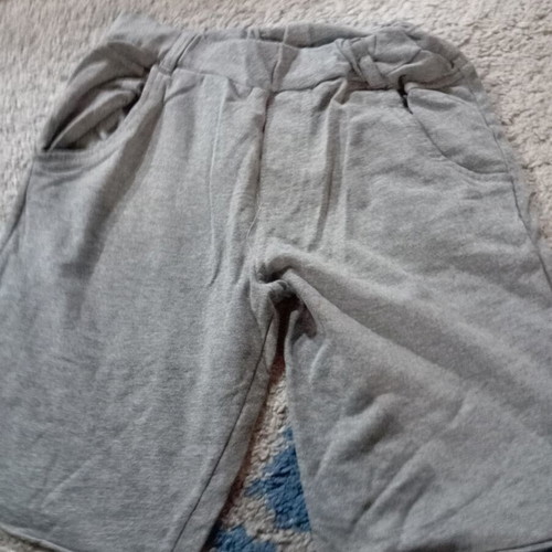 Boys' shorts size 8 like new, gray