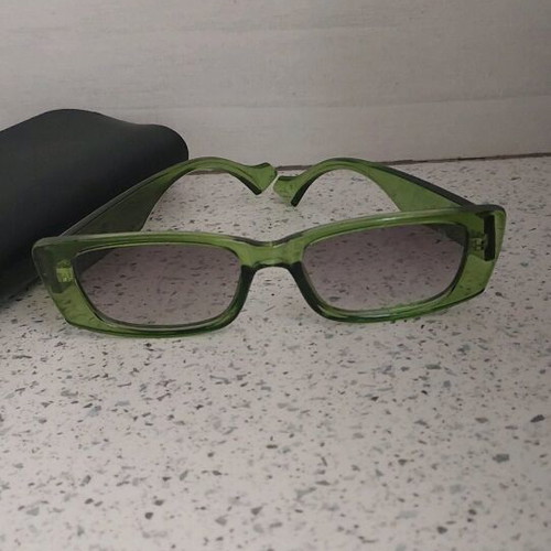 AV sunglasses like new, green