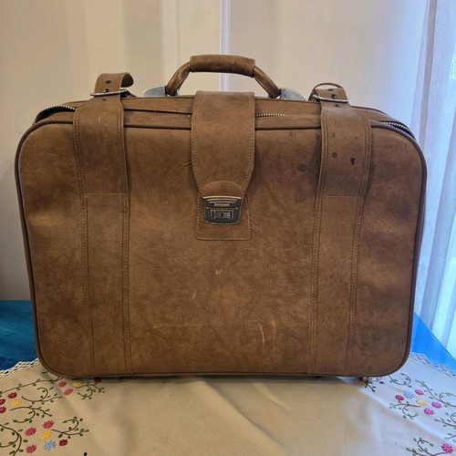 Brown leather hand suitcase like new, hard construction