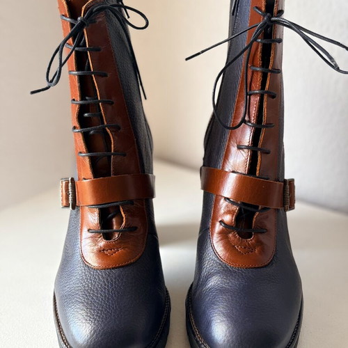 Paola Ferri leather two-tone ankle boots new, size 41, blue and brown