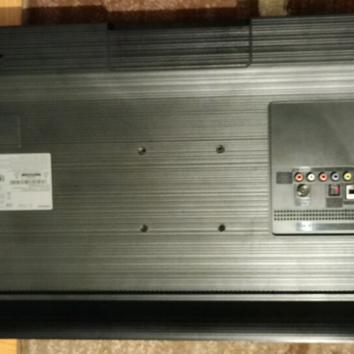 Samsung TV 32 inch with broken screen without remote
