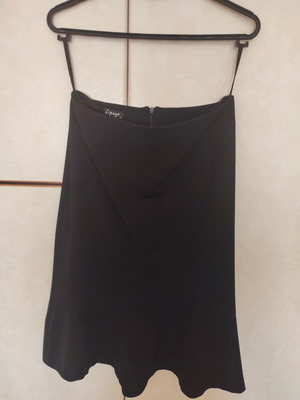Lipsy London women's skirt size L black like new