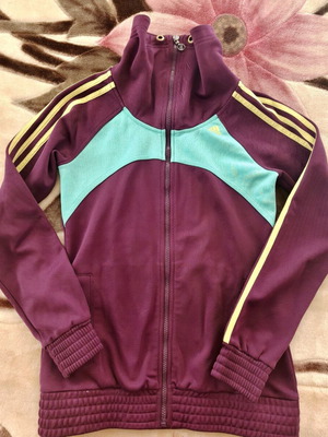 Γυναικεία αθλητική ζακέτα Adidas μωβ σαν καινούργιο, μέγεθος S