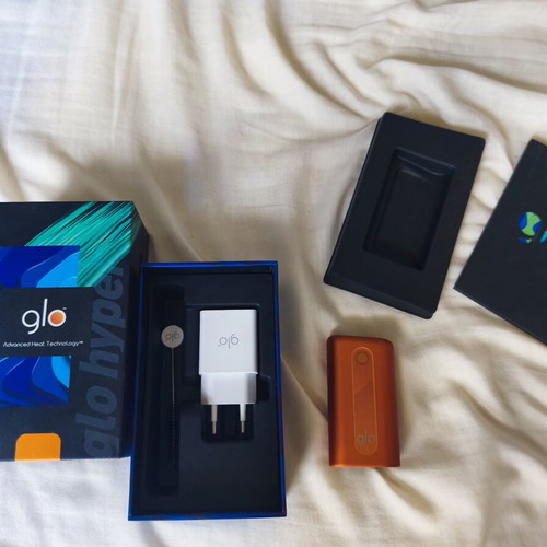 Glo e-cigarette like new with packaging and charger