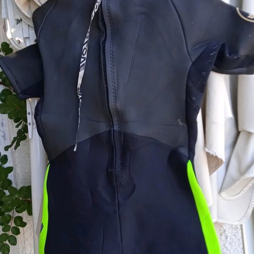 Body Glove neoprene water ski suit used, size M/L
