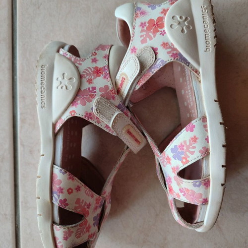 Biomecanics children's sandals used, size 29, multicolor