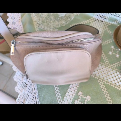 Banana medium bag like new, gray and beige