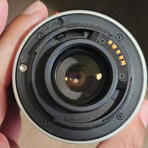 Minolta Dynax 404si analog SLR camera with Minolta AF 28-80mm lens