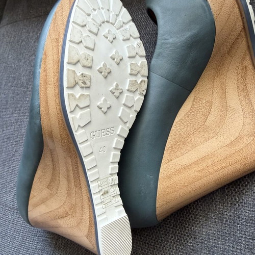 Guess leather platform shoes new, size 40, blue and green