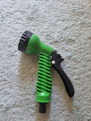 Watering gun compatible with any hose, new
