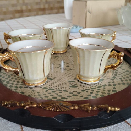 Porcelain cups like new, set of 5 with gold detail