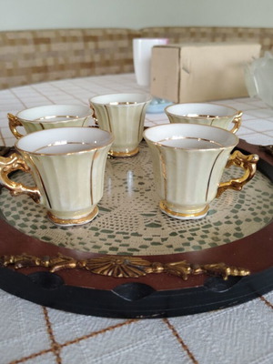 Porcelain cups like new, set of 5 with gold detail