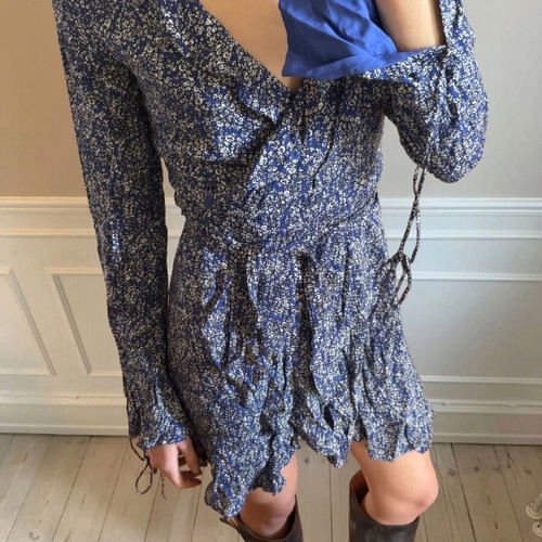 Long-sleeve short wrap dress new, blue with floral pattern