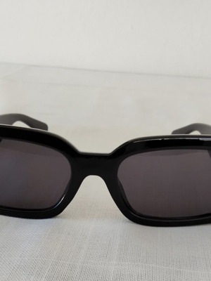 Stradivarius sunglasses square black design like new