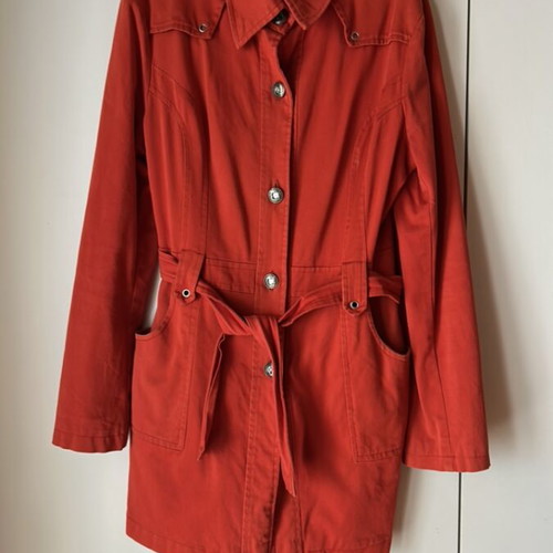 Ceramic red spring trench coat used, sizes S and M