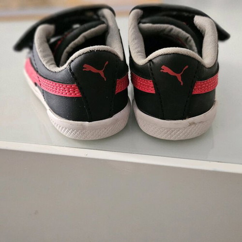 Puma kids shoes size 22 like new, black