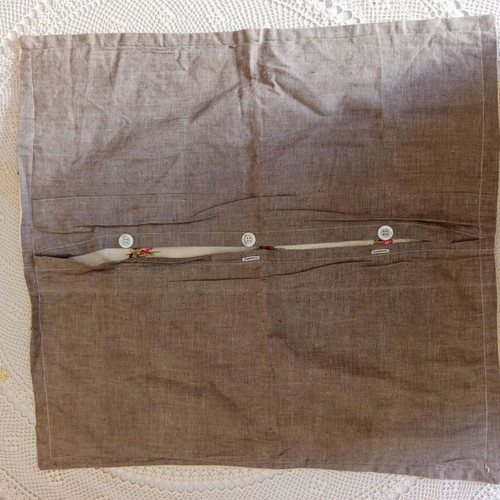 Handmade embroidered pillowcase with roses, like new, 56x58 cm
