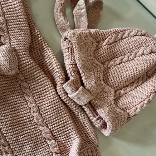 Children's hat and scarf set girl 9-12 months like new