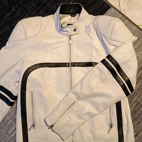 G&G Leather Jacket Medium like new, white