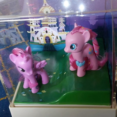 My Little Pony in plexi glass with led lighting in very good condition