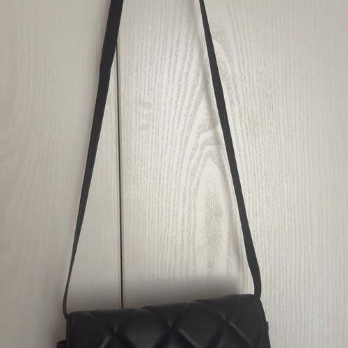 H&M Quilted Crossbody Bag Black Like New