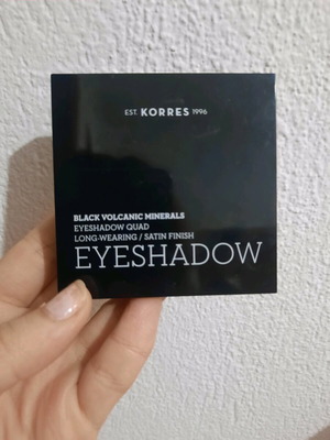 Korres Blushed Nudes Black Volcanic Minerals eyeshadow palette like new