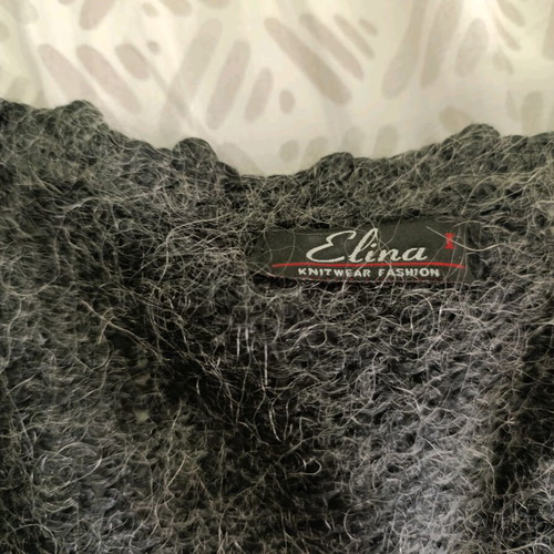 Women's blouse like new, size M, gray