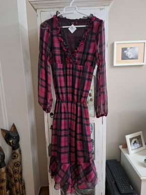 Toi&Moi midi dress new, size large (fits medium), black and pink