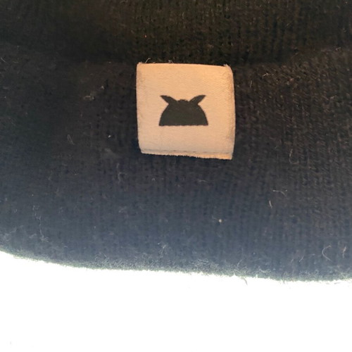 Owl beanie like new, authentic, black